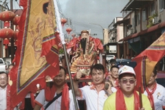 D077